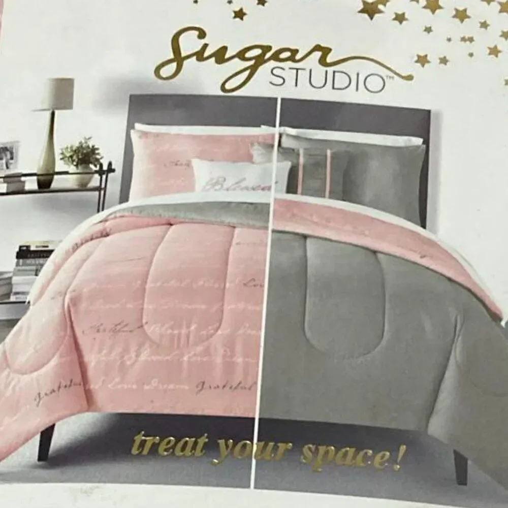 Grey and Pink Full/Queen Comforter NEW
